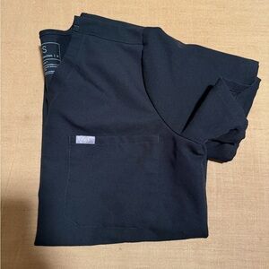 Figs Catarina Black Scrub Top